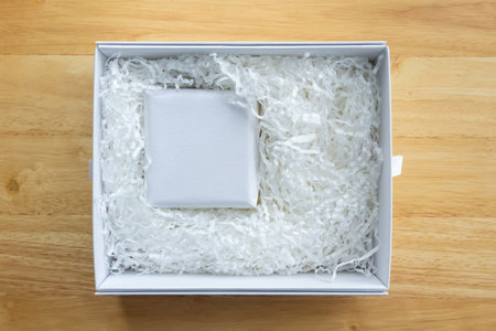 Eco friendly white paper wrap for product packaging parcel carton box