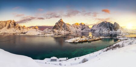 Beautiful sunrise in Norway - lofotensの写真素材