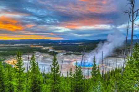Grand Prismatic Geyser at Sunset photographed from the Hillの写真素材