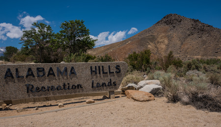 Alabama Hills Recreation Lands Entrance Sign Lone Pine Californiaのeditorial素材