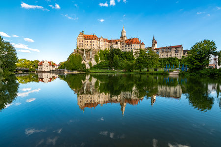 Schloss Sigmaringen: A Breathtaking Summer Reflectionの写真素材