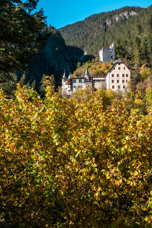 Enchanting Autumn View of Neuschwanstein Castle, Germanyの写真素材