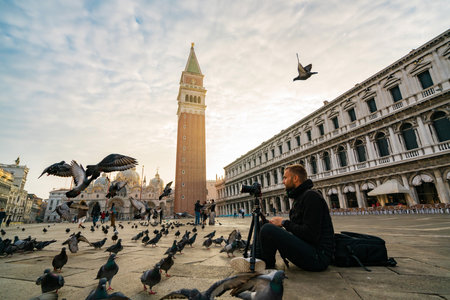 Capturing the Essence of Venice: A Photographers Moment in Piazza San Marcoの写真素材