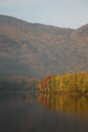 Vermont lake in fallの写真素材