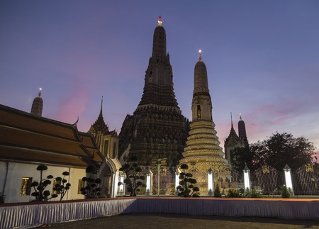 Wat Arun at night, Bangkok, Thailandの写真素材