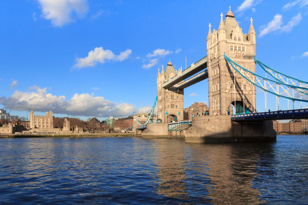 Tower bridge and the white tower of London on a sunny day in UKの写真素材
