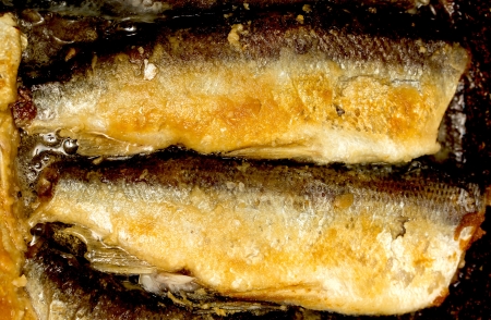 fried fish on a platterの写真素材