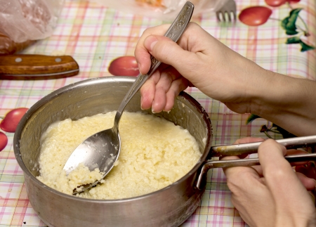 female hands in the kitchenの写真素材