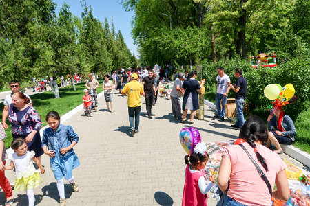 Shymkent, Kazakhstan, - May 9, 2017: Mass folk festivities in the park. Victory of the Red Army and the Soviet people in the Great Patriotic War of 1941-1945.のeditorial素材
