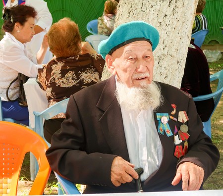 Shymkent, Kazakhstan, - May 9, 2017: Mass folk festivities in the park. Victory of the Red Army and the Soviet people in the Great Patriotic War of 1941-1945.のeditorial素材