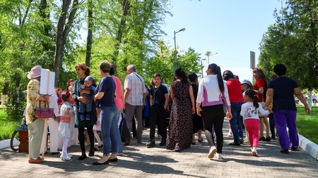 Shymkent, Kazakhstan, - May 9, 2017: Mass folk festivities in the park. Victory of the Red Army and the Soviet people in the Great Patriotic War of 1941-1945.のeditorial素材