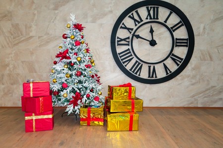 fir tree clock gifts, interior