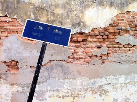 Vintage sign with brick wallの素材