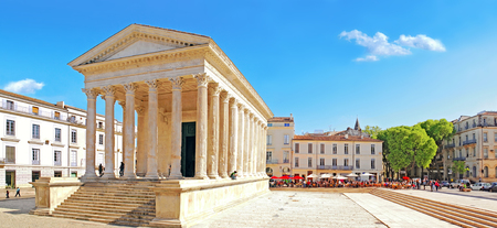 Square house of Nimes, remains of a Roman temple.のeditorial素材