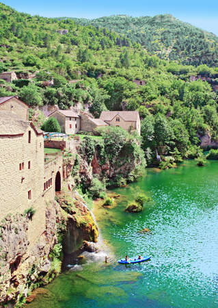 The river Tarn at the village waterfall of Saint-Chély-du-Tarn.のeditorial素材