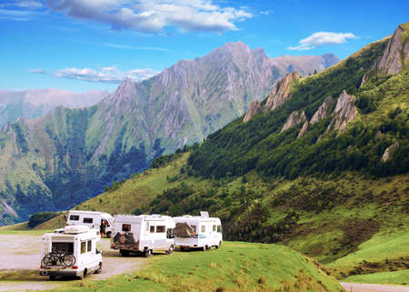 Motorhomes parked at a stop enjoying a magnificent viewのeditorial素材