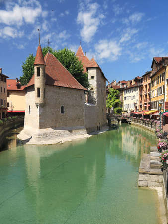 The quays of Thiou in Annecy.の写真素材