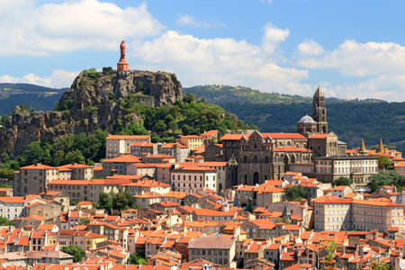 The Notre-Dame-de-l'Annunciation cathedral in the city of Puy-en-Velay.の写真素材