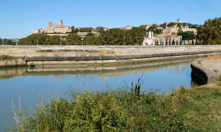 The Canal du Midi on the bridge allowing it to cross the Orb in BÃ©ziersのeditorial素材