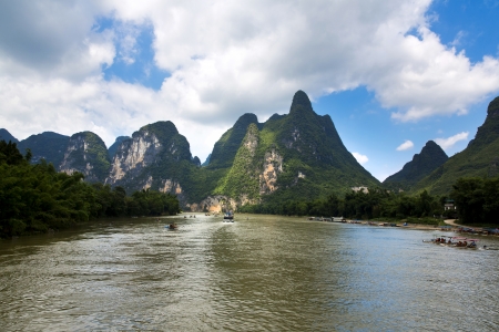 Beautiful Yu Long river Karst mountain landscape in Yangshuo のeditorial素材