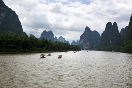 Beautiful Yu Long river Karst mountain landscape in Yangshuo のeditorial素材