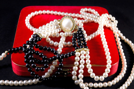 Jewelry box with necklace of precious stonesの写真素材