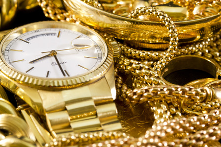 Jewelry, gold, necklaces, rings, bracelets, watch, wealth
の写真素材