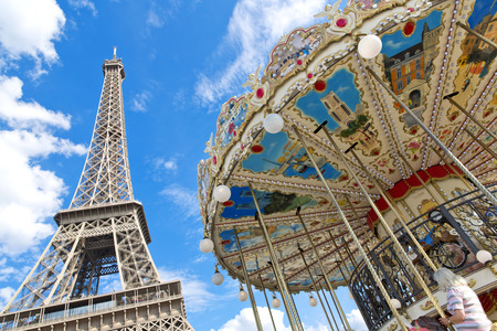 The Eiffel Tower seen from Trocadero carousel, Paris, France のeditorial素材