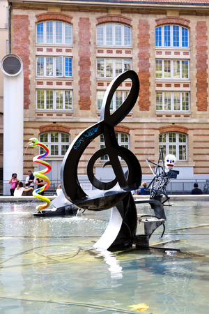 PARIS, FRANCE, August 6, 2014: Stravinsky Fountain (1983) is a fountain with 16 works of sculpture, August 6, 2014 in Paris. Sculptures spray water, representing works of composer Igor Stravinskyのeditorial素材