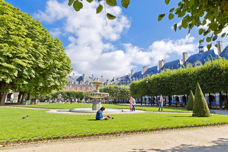 The Place des Vosges in Paris City, Franceの写真素材