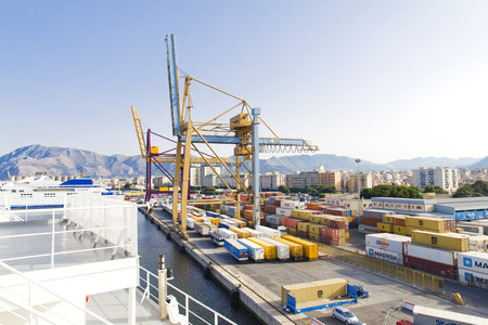 PALERMO, ITALY, August 3, 2011:  Shipping containers in Palermo, one of Italy's leading industrial centersのeditorial素材