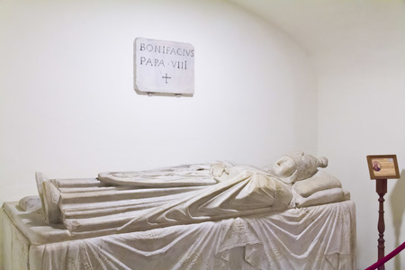 The tomb of Pope Boniface VIII preserved in St. Peter's Basilica in the Vaticanのeditorial素材