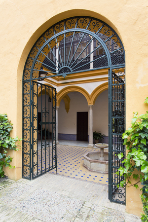 Real Alcazar in Seville. Traditional Patio in Real Alcazarのeditorial素材