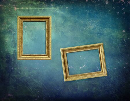 Old picture frame on grunge wal