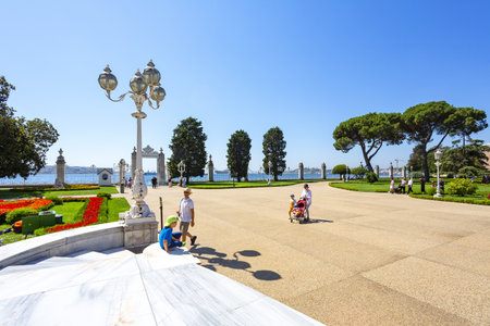 ISTANBUL, TURKEY 2023 August 5: The beautiful exterior of Dolmabahce Palace in Istanbul, Turkiyeのeditorial素材