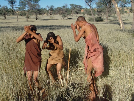 Katsan, Namibia - April 26: Unrecognised  bushmen is hunt in the Katsan place on April 26, 2008, Namibiaのeditorial素材
