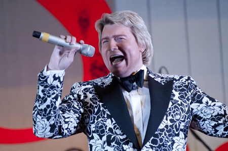 MOSCOW - MARCH 5: Russian singer Nikolay Baskov at a concert dedicated to the International Women's Day in Supreme Court of Russian Federation on March 5, 2011 in Moscow, Russia のeditorial素材