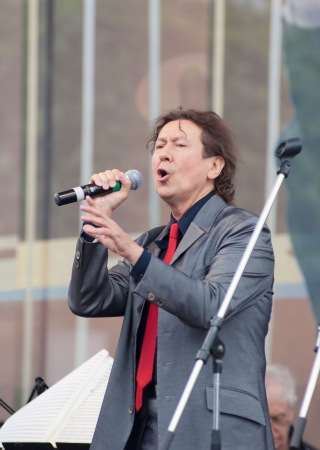 S  PETERSBURG - JUNE 11  Singer Albert Asadullin on memoriam concert of M  Magomaev  Thank you  on June 11, 2012 in S  Petersburg, Russiaのeditorial素材