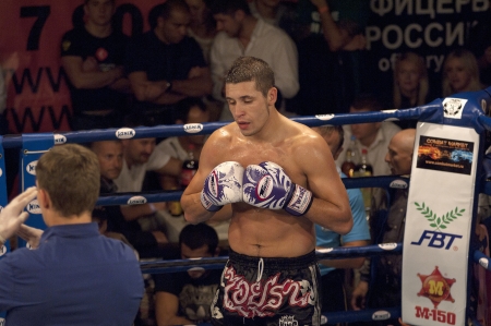 MOSCOW - SEPTEMBER 21  Winner A Belyaev black  and P Chernov red  fight on International tournament of Osminog fight club on September 21, 2012  Moscow, Russiaのeditorial素材