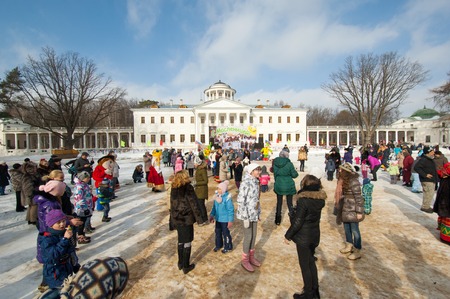 PODOLSK, OSTAFIEVO, RUSSIA - FEBRUARY 21: Unidentified people on Russian religious and folk holiday Maslenitsa in estate Ostafievo on February 21, 2015, near Podolsk, Russiaのeditorial素材
