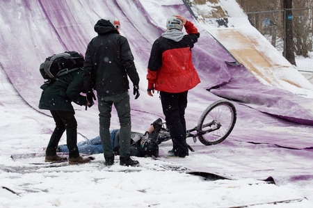 MOSCOW, RUSSIA - DECEMBER 10, 2016: Unidentified rider injury on bike trampoline on Winter game season opening event on December 10, 2016のeditorial素材