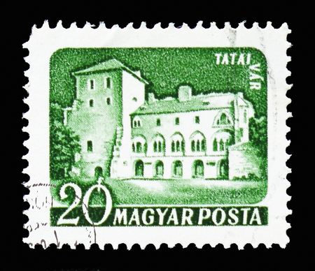 MOSCOW, RUSSIA - SEPTEMBER 15, 2018: A stamp printed in Hungary shows Tata, Castles (1960-64) serie, circa 1960のeditorial素材