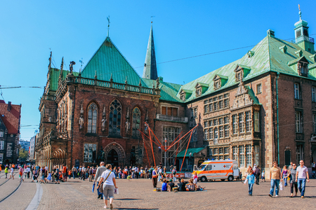 Ancient Market Square in Bremen, Germany in june 2010. Bremer Rathaus (Bremen Town Hall) with touristsのeditorial素材