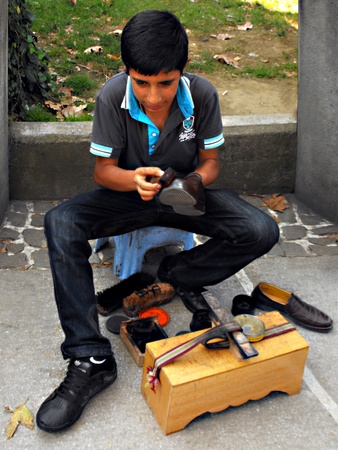 Shoe Shine Boy in Bursa, Turkey, September 2011のeditorial素材