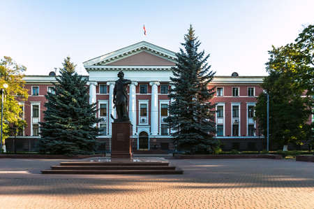 Monument to Peter I, square near the former headquarters of the Baltic fleet, author of the monument LE Kerbel, Russia, Kaliningrad, Teatralnaya street, August 16, 2020のeditorial素材