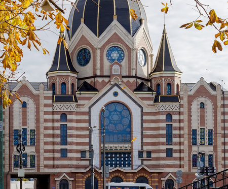 Kaliningrad, Russia, October 10, 2021. The New Liberal Synagogue. House of Prayer for the Jewish community of Kaliningrad. Author Cremer Wolffenstein. Synagogue of East Prussia. Autumn in the city.のeditorial素材