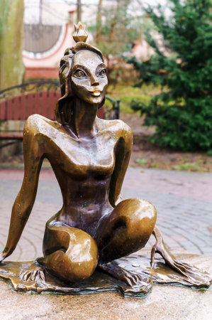 Svetlogorsk, Kaliningrad region, Russia, February 06, 2022. Bronze sculpture "Princess Frog," by Russian artist Oleg Melekhov. The monument is a female figure in a frog's pose, with her lips folded for a kiss.のeditorial素材
