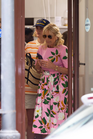 Madrid, Spain-June 27, 2022: The first lady of the United States, Jill Biden walks through Madrid accompanied by her granddaughters Maisy and Finnegan. Jill Biden is shopping in Maのeditorial素材
