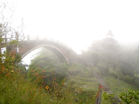 Bridge through the Cloudsの写真素材