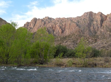  Atuel River in San Rafael Valleyの写真素材